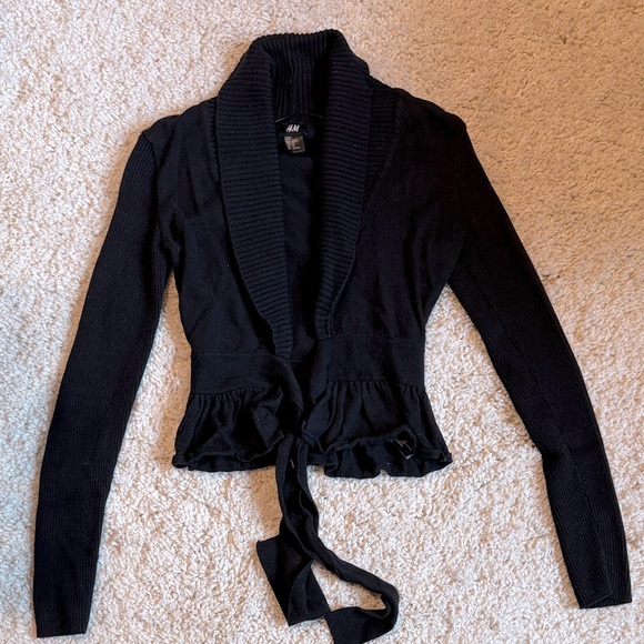 Small v neck sweater long 3/4 sleeve black womens knit ruffle like new H&M wrap - Picture 1 of 3